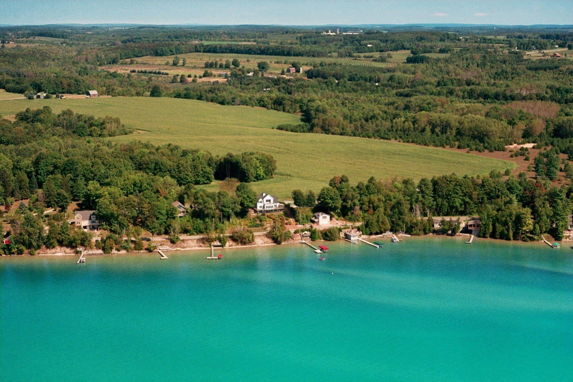 The Torch Lake Bed And Breakfast Central Lake Kültér fotó